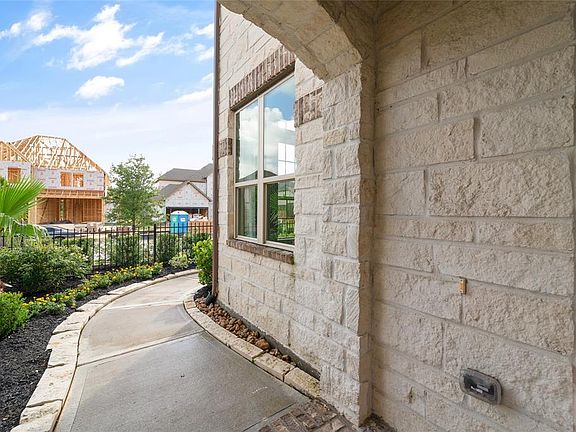 5th image of 4122 Stilton Lake Ln