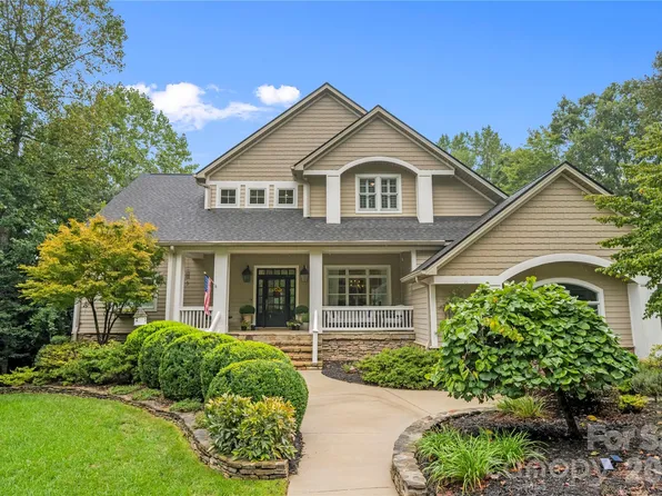 1637 Olmsted Dr, Asheville, NC 28803