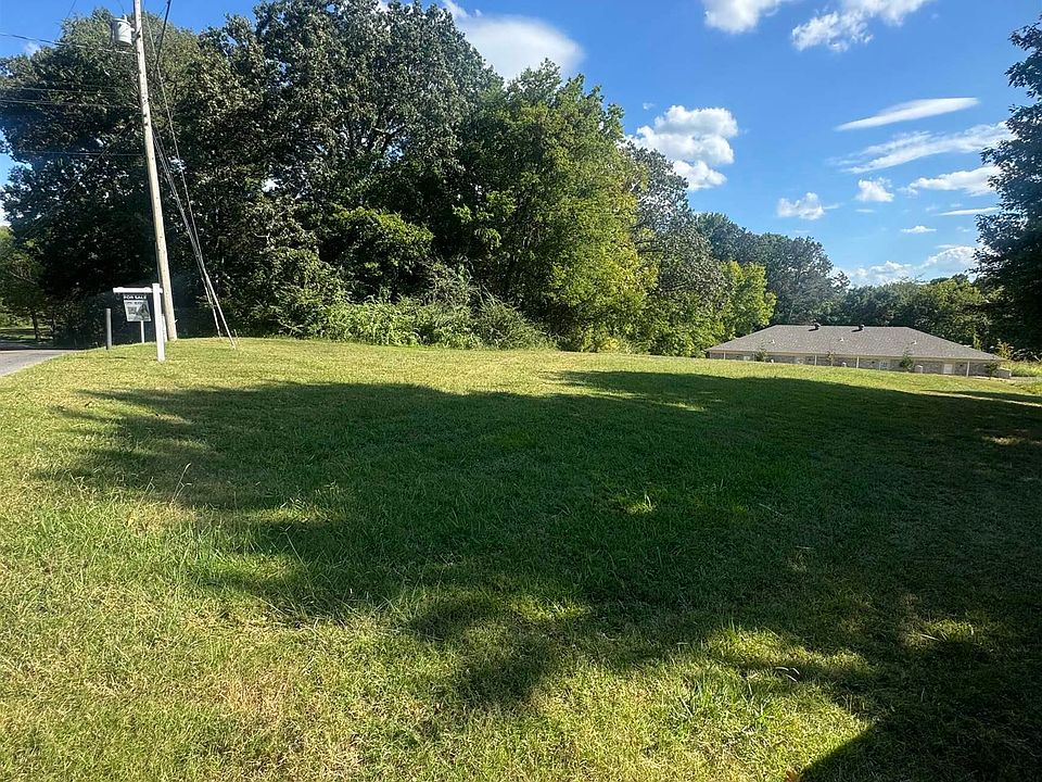 2nd image of 540 Calvert Dr