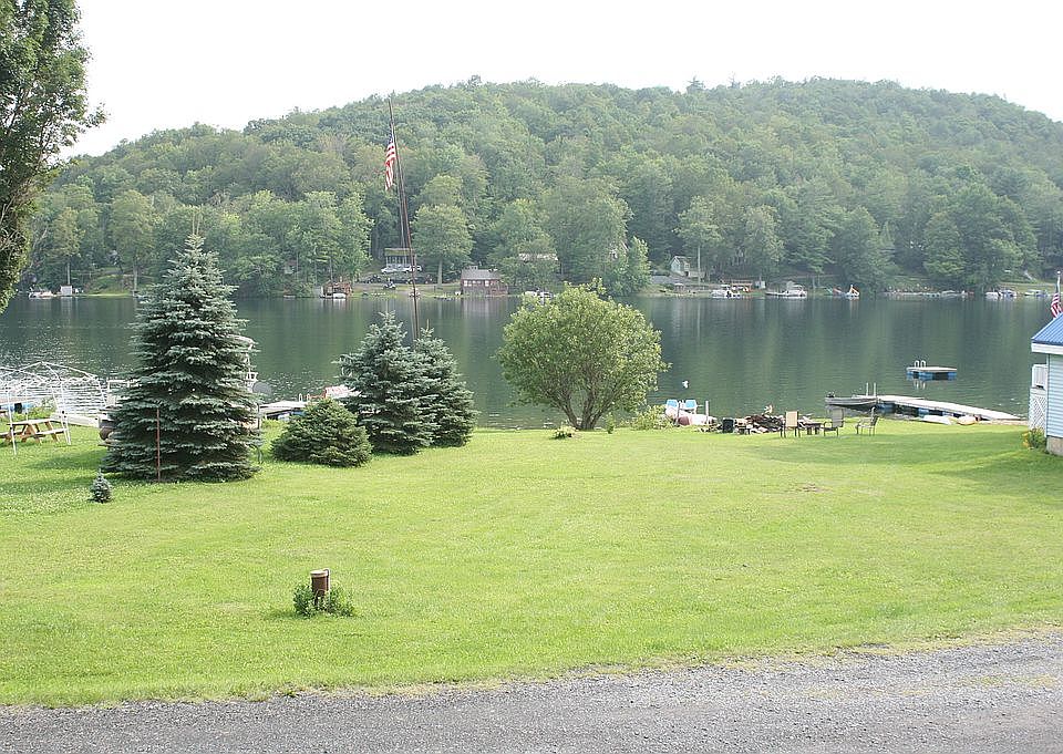 2nd image of 3 Center Lake Way