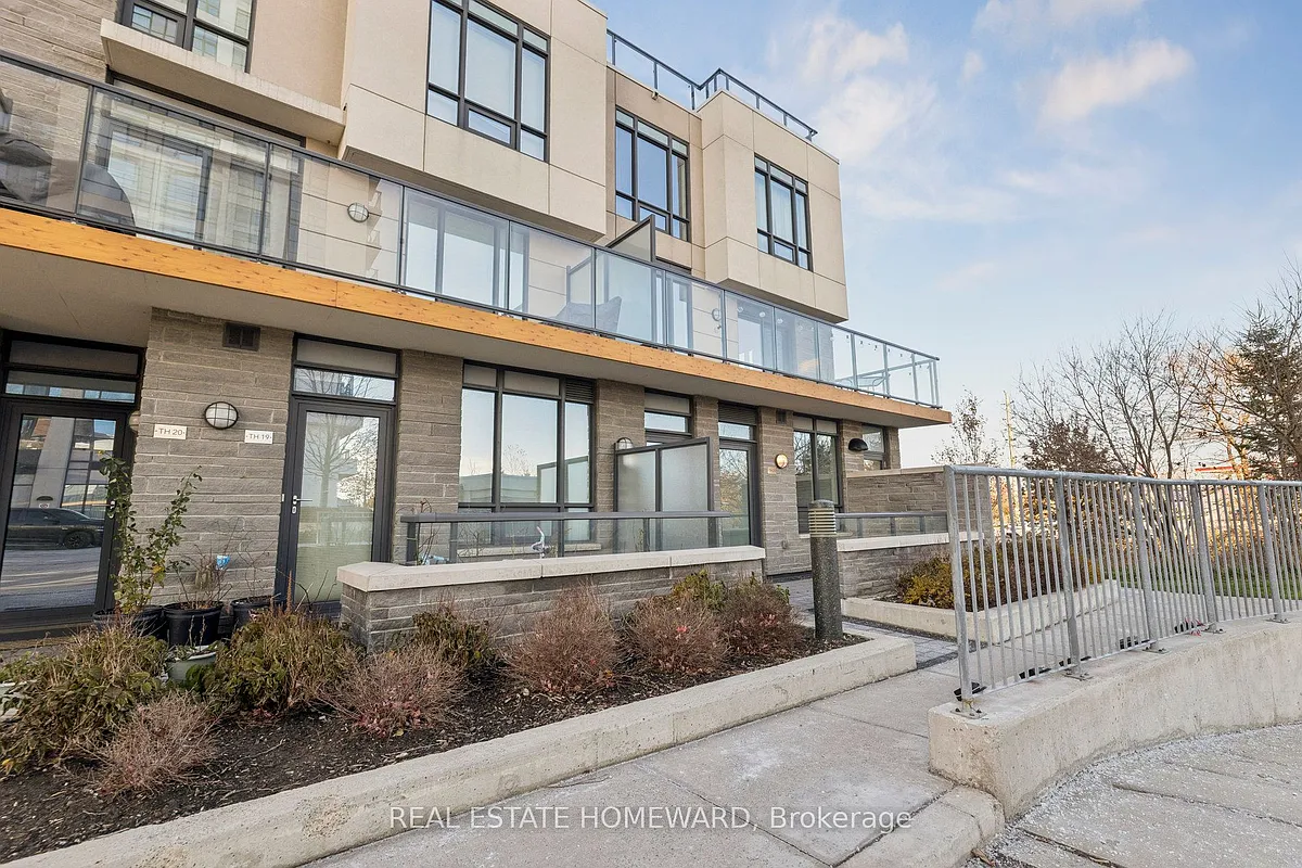 Building Photo - 1245 Bayly St #21