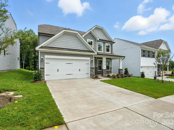 5119 Heathland Dr, Charlotte, NC 28215