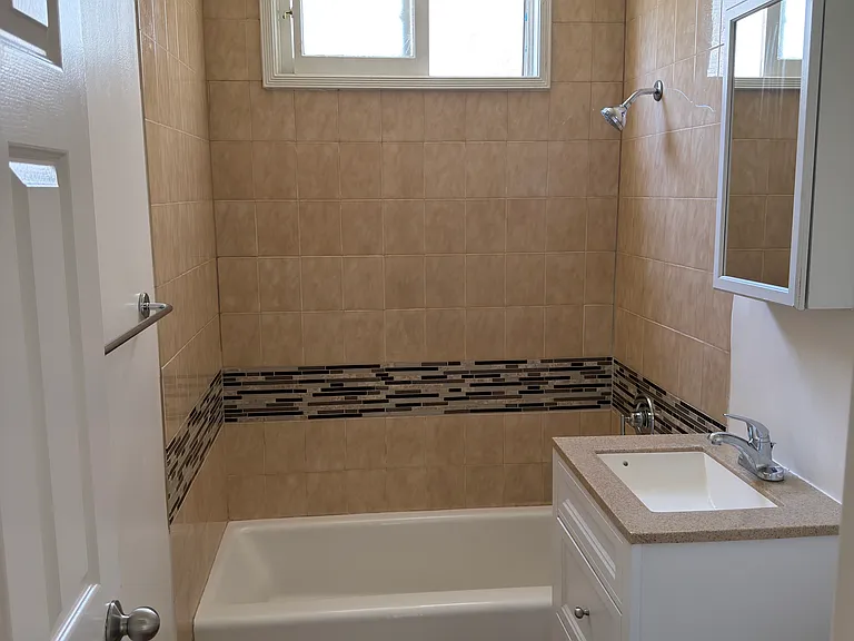 953 14th St #1 — Photo 3
