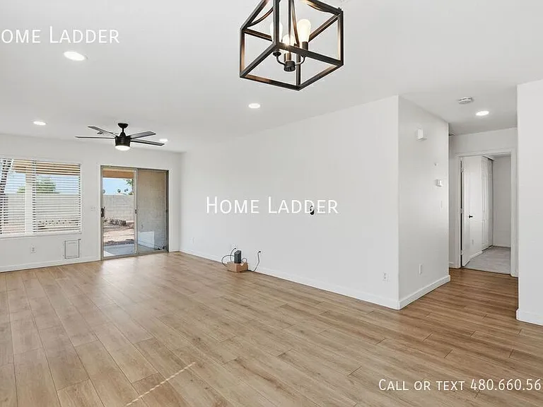 16030 W Woodlands Ave — Photo 3