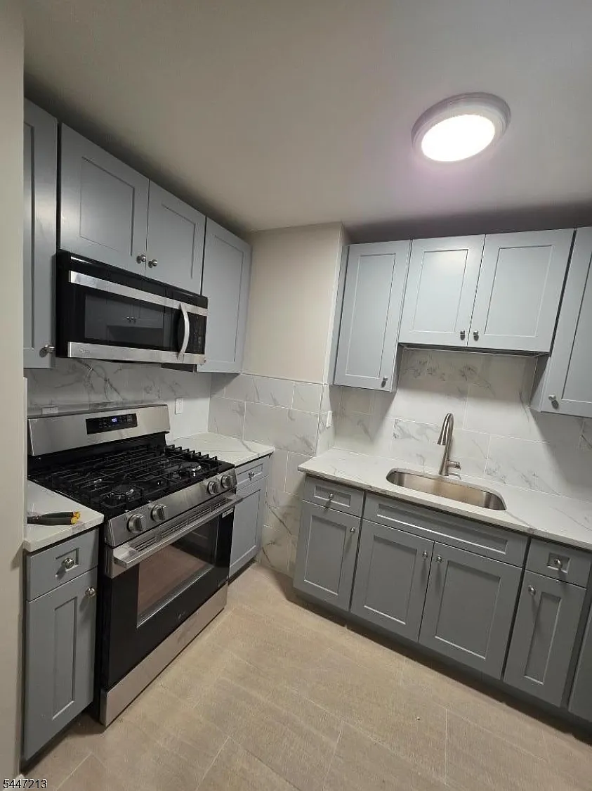1 bed, 1.0 bath, $1,950 — Photo 2