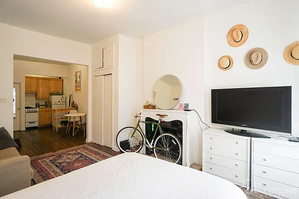 Rented by City Connections Realty | media 6