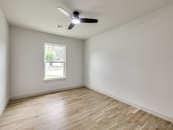 5th image of 1362 N 76th East Ave
