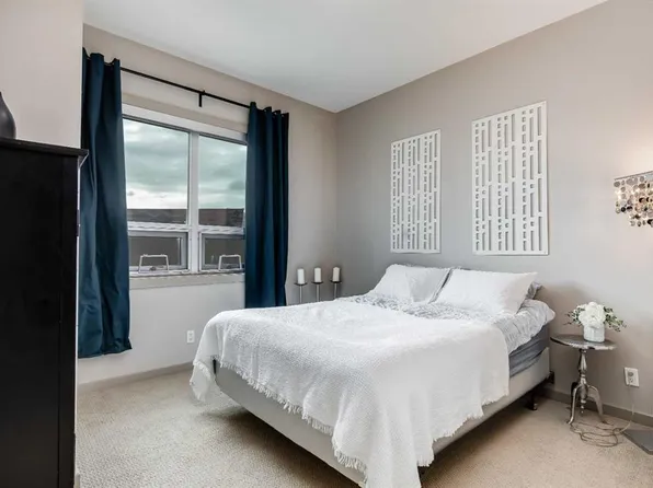 210 S 15th Ave SE #205, Calgary, AB T2G 0B5