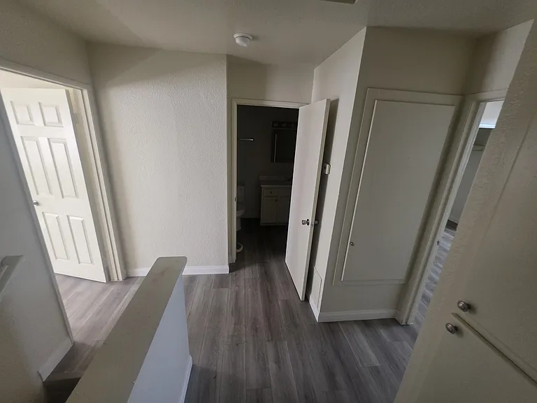 1420 E Date St — Photo 26