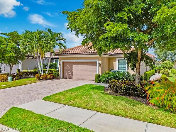 3 bed, 2.0 bath, 1952 sqft, $4,250 — Photo 2