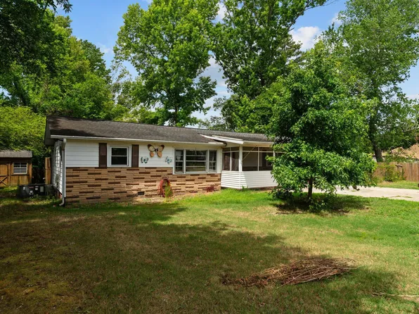 2318 Caroline Dr, Sanford, NC 27330