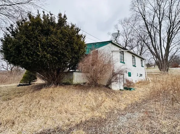 2064 Henderson Ave, Washington, PA 15301