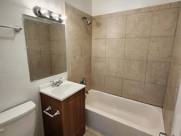 933 Laurel Dr — Photo 19