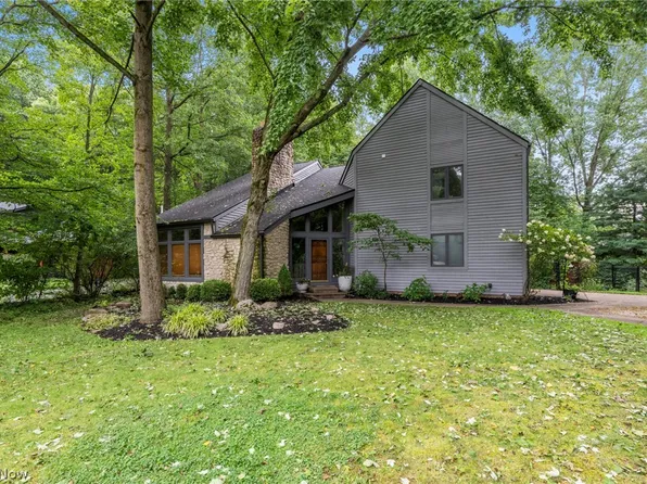2170 Dow Dr, Akron, OH 44313