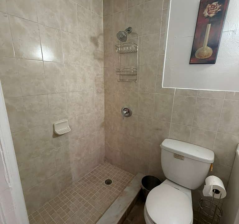 2nd image of 421 SW 9th Ave #1B
