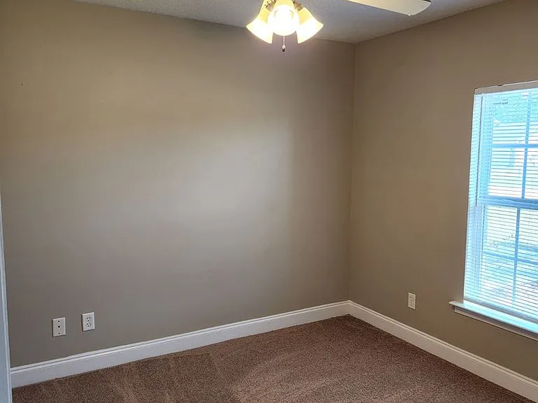 114 Miller St NE — Photo 11