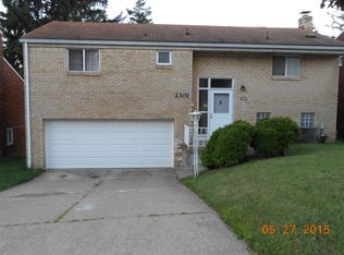 2301 Rosegarden Rd, Pittsburgh, PA 15220