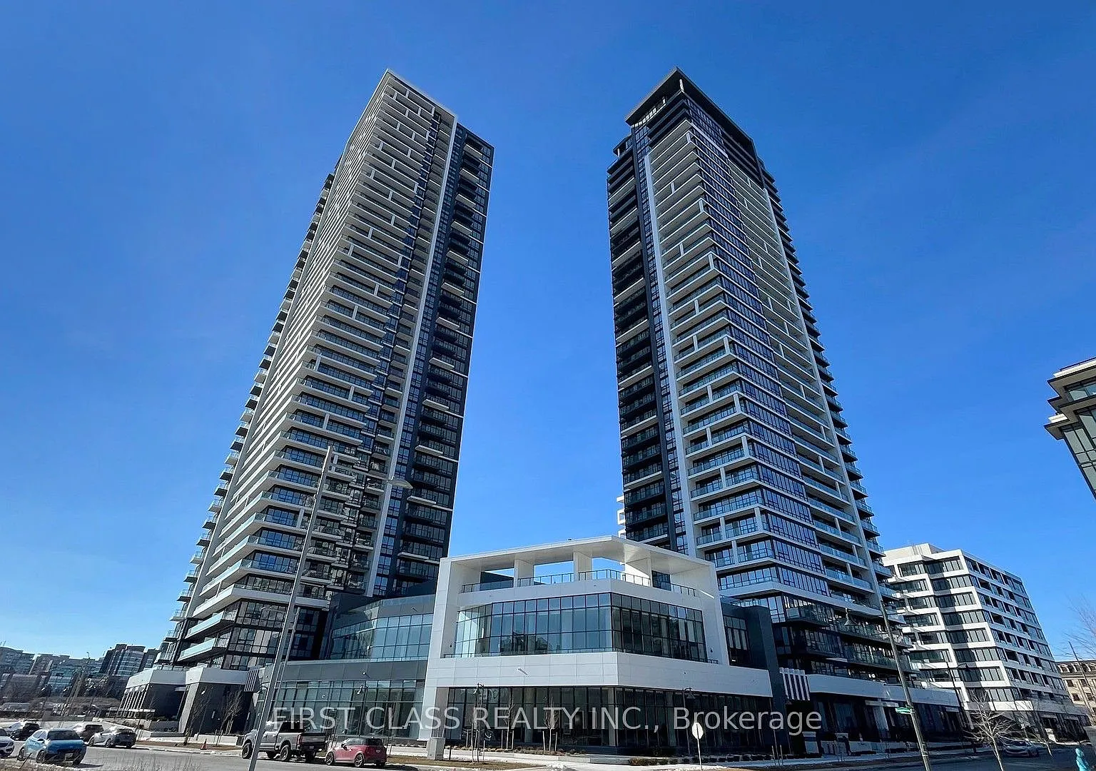 3 bed, $3,900 — Photo 1