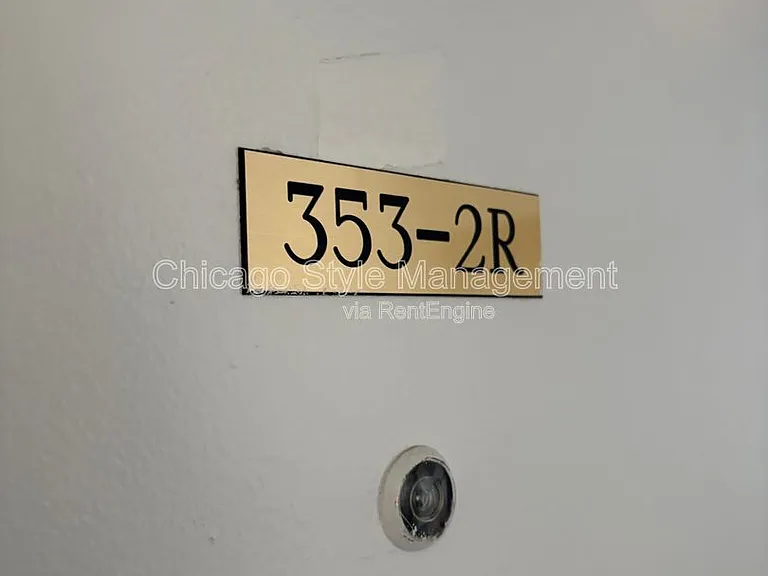 353 E 55th Pl #2S — Photo 2