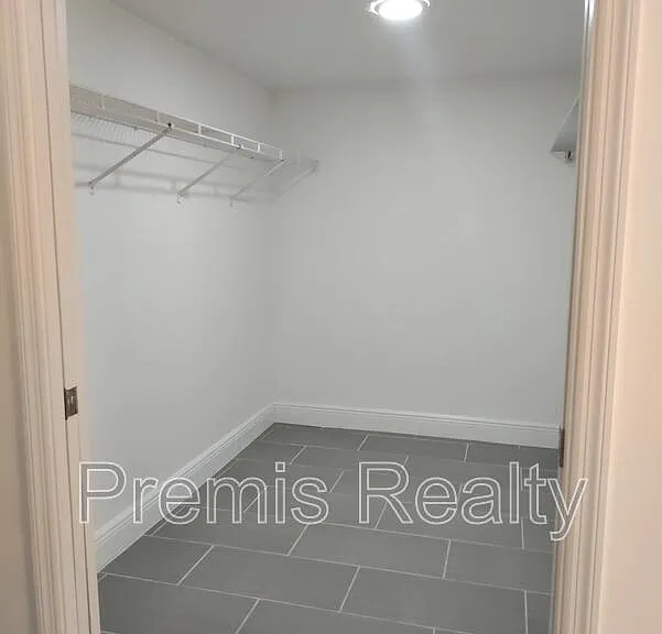 14820 Rue De Bayonne #1 — Photo 27