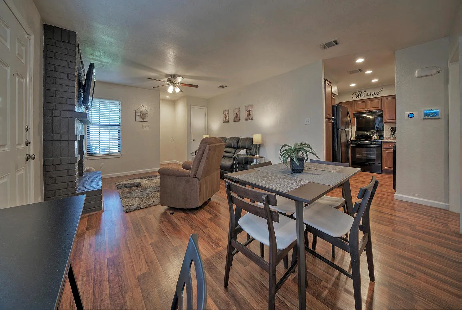 2 bed, 2.0 bath, 1105 sqft, $1,550 — Photo 1