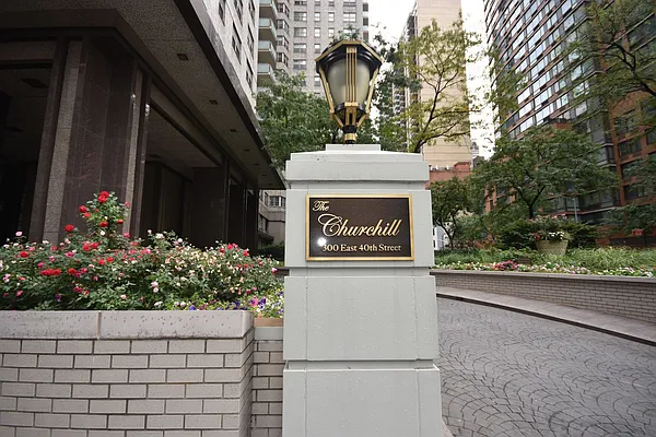 Rented by Luxury Habitat | media 28