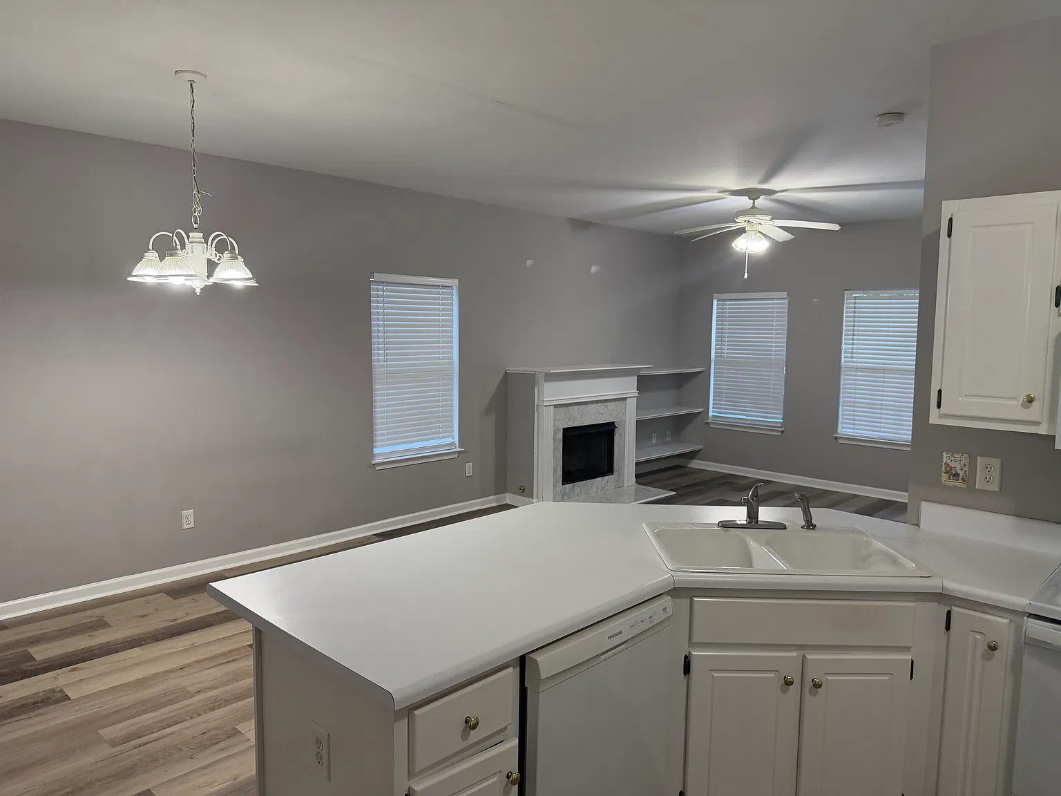 3 bed, 2.5 bath, 1364 sqft, $1,850 — Photo 3