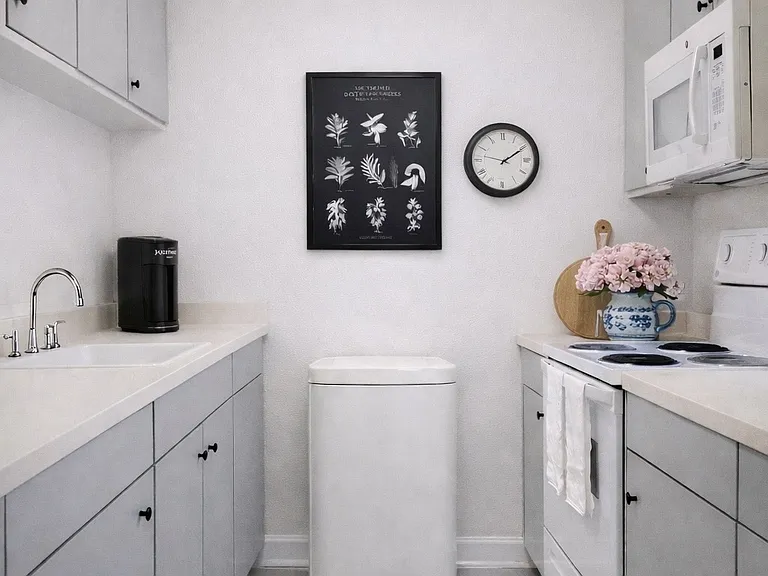 Clean and functional layout with full-size appliances for easy everyday cooking.