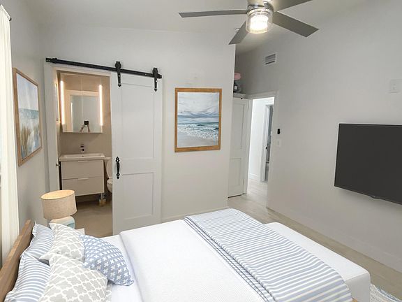 MASTER BEDROOOM