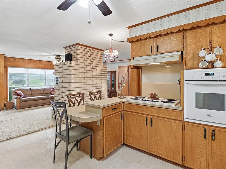 1335 Kathy Ave — Photo 15