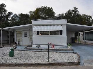 30 Holly Dr, Tavares, FL 32778