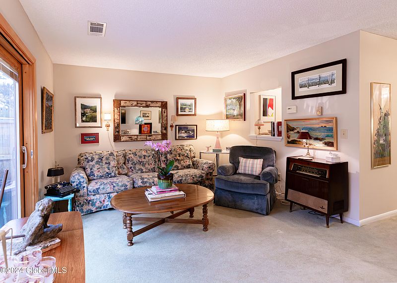 4th image of 103 Ridgewood Terrace