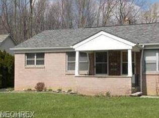 36070 Maple Dr, North Ridgeville, OH 44039