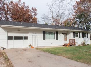 E842 Stratton Lake Rd, Waupaca, WI 54981