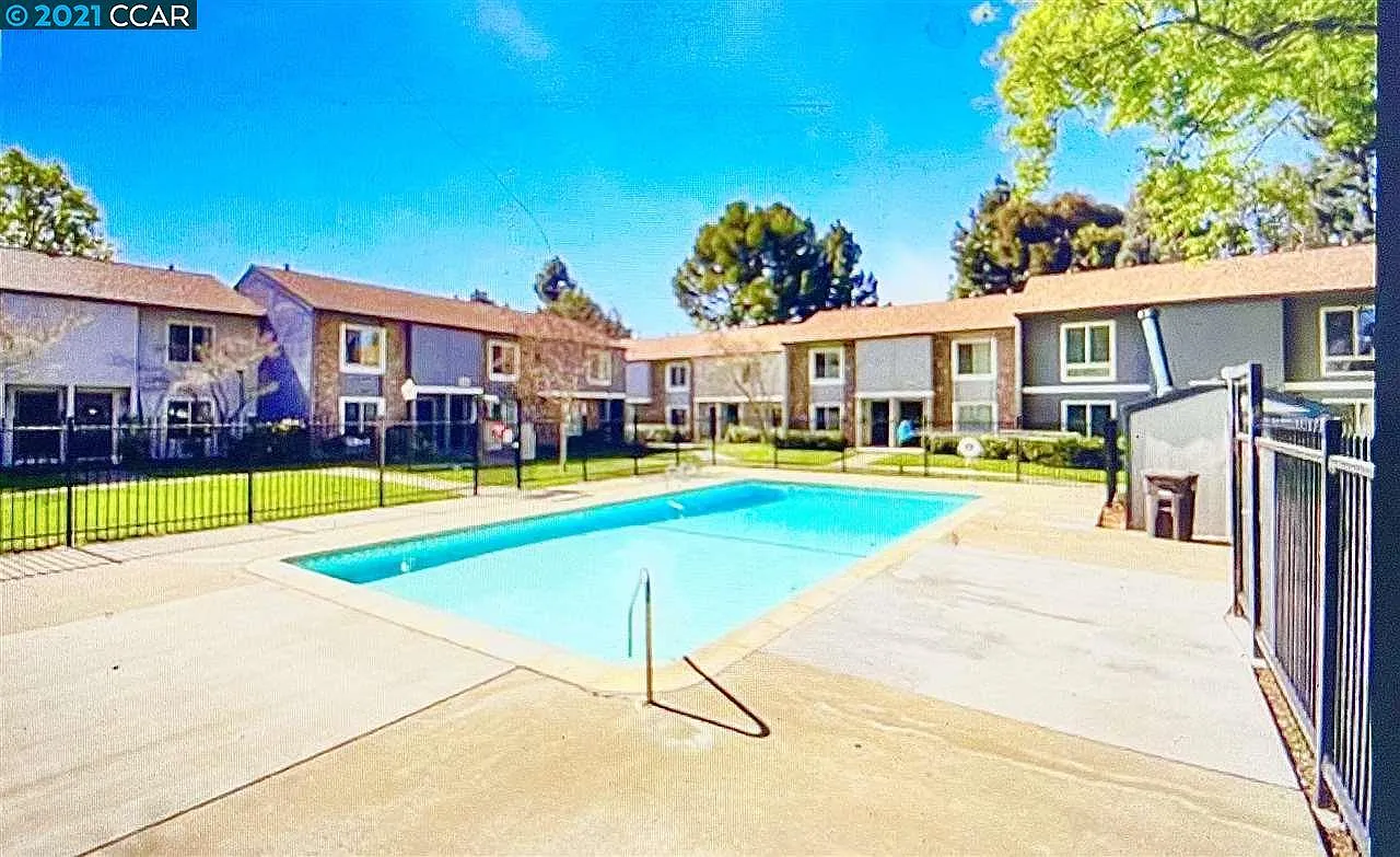 3 bed, 1.5 bath, 1240 sqft, $3,500 — Photo 1