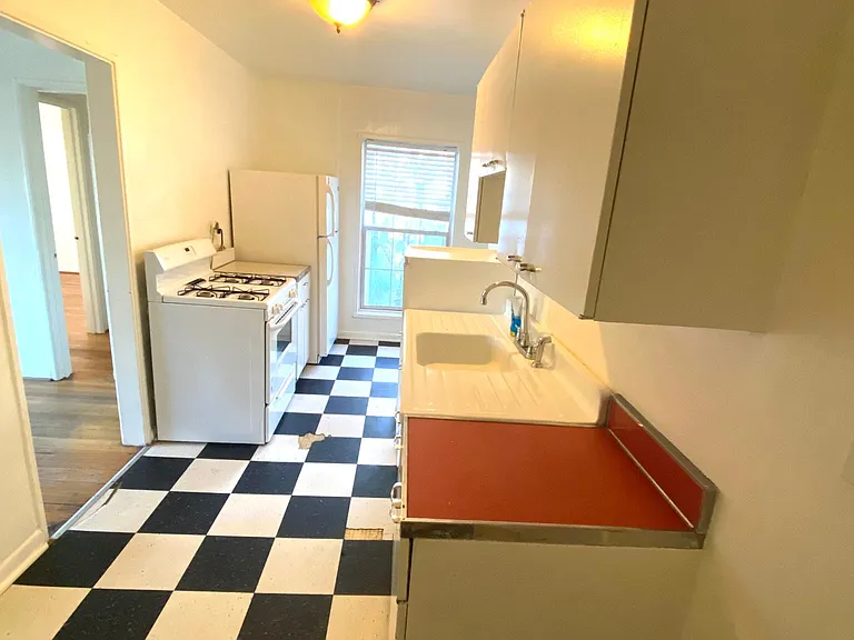 893 Greenwood Ave NE #10 — Photo 5