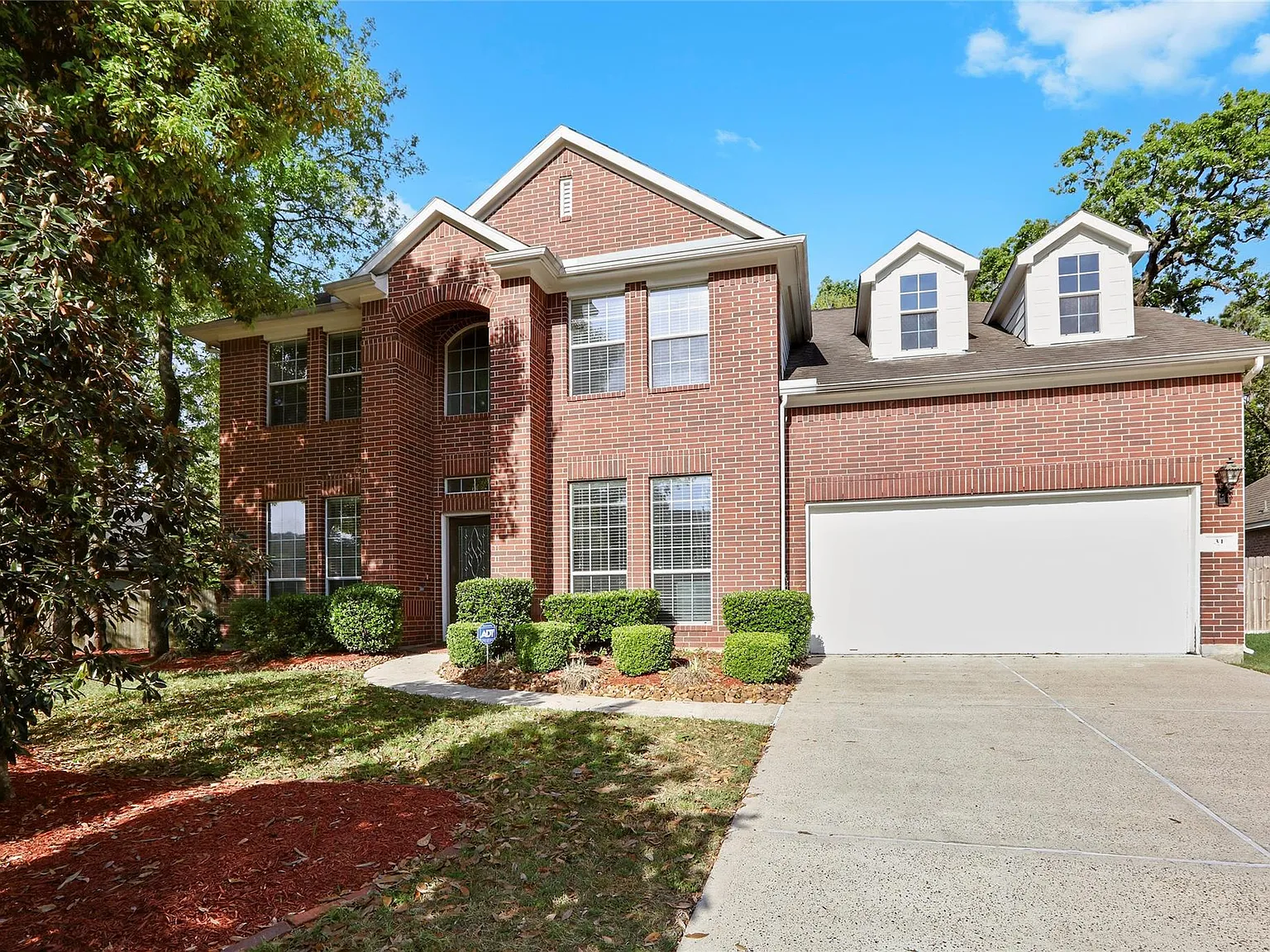 4 bed, 3.5 bath, 3311 sqft, $2,895 — Photo 1