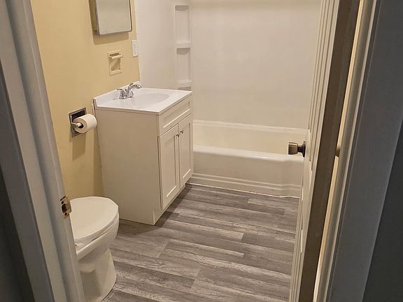 3rd image of 110 E Prairie St #3