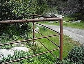 Welded lead fencing for horses or cattle