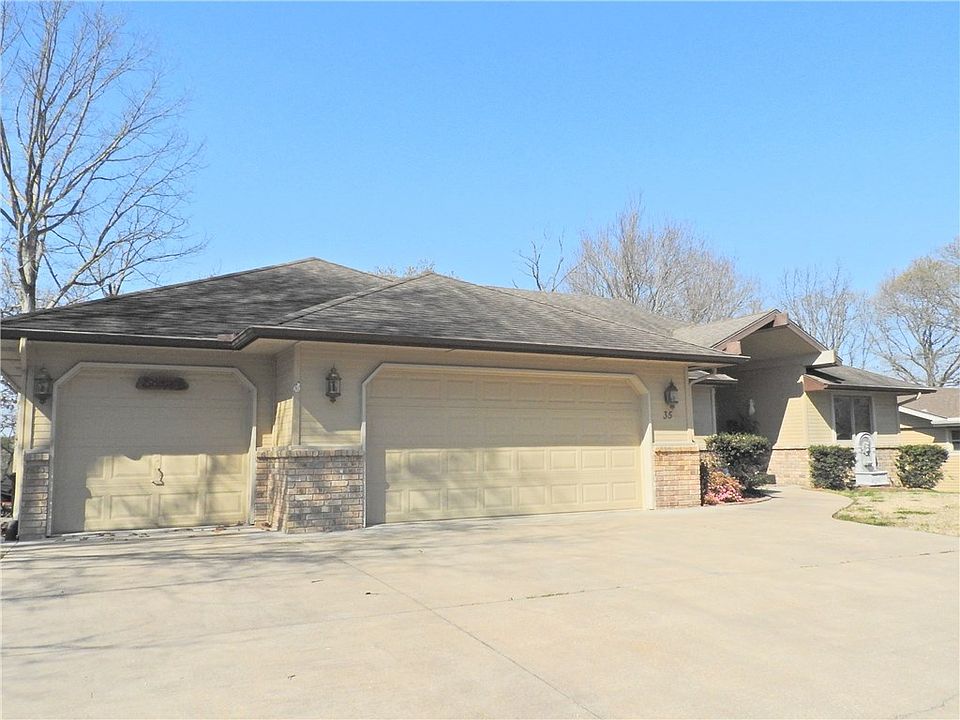 1st image of 35 Churchill Dr