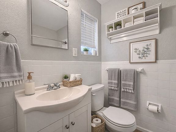 4th image of 3216 Pleasant Ave APT B