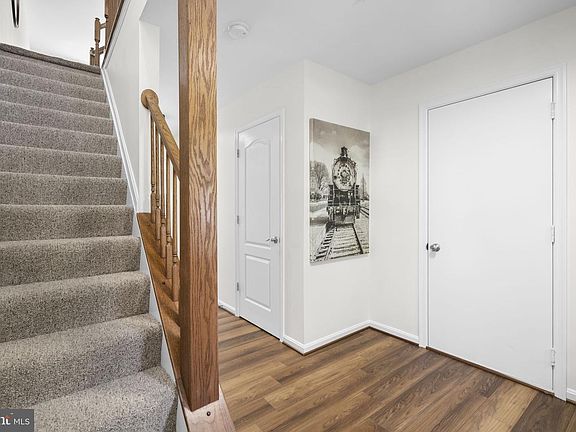 3rd image of 715 Mashie Ct