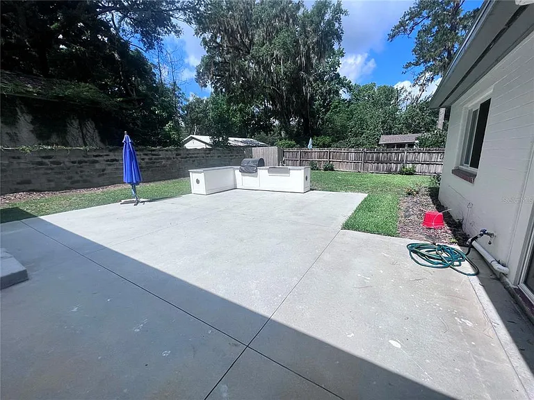 2707 NW 4th Ave — Photo 15