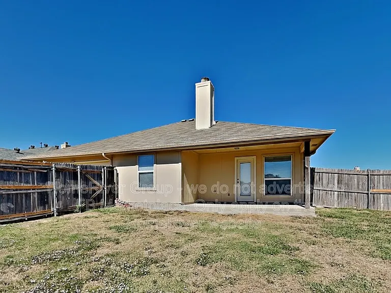 2771 Avery Dr — Photo 5