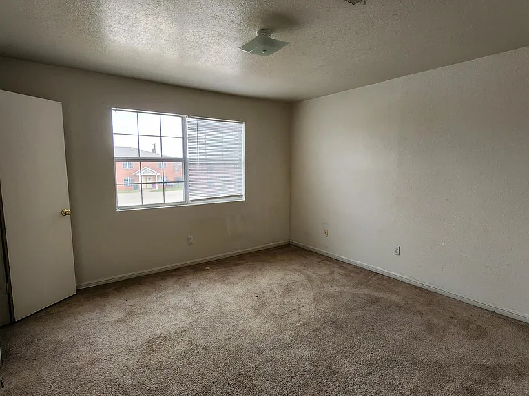 2810 Cantabrian Dr #B — Photo 10