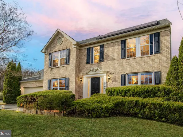 13400 Oaklands Manor Dr, Laurel, MD 20708