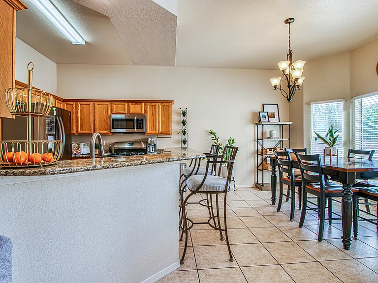 706 Lauren St — Photo 10