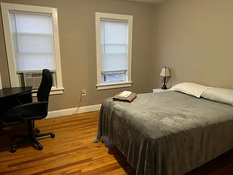 105 & 109 E Broad St #109 — Photo 14