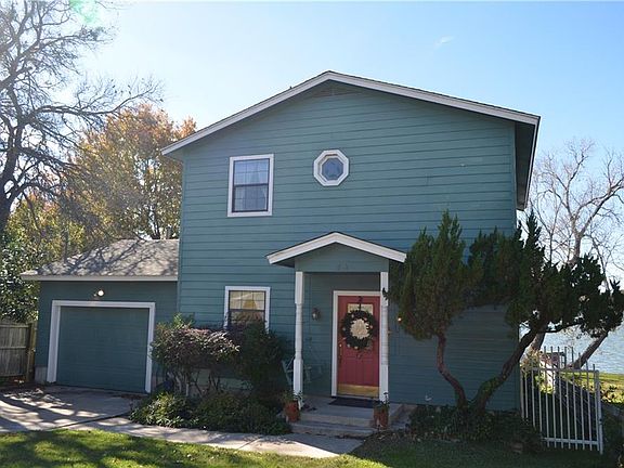 3rd image of 1833 E Lake Dr