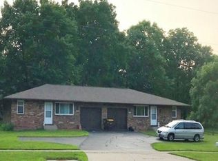 330-332 S Blackhawk Blvd, Rockton, IL 61072